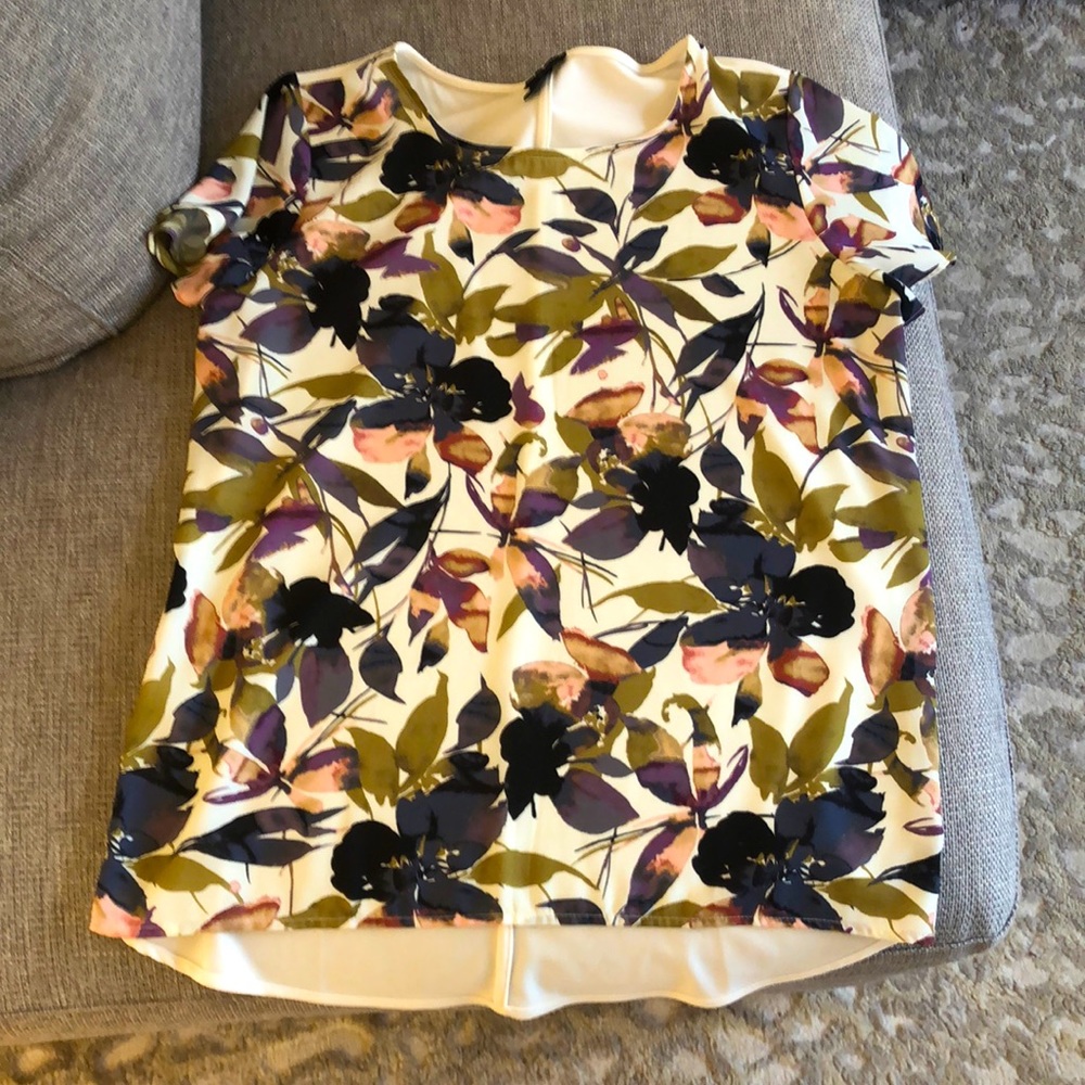 Lightly worn Ann Taylor floral blouse